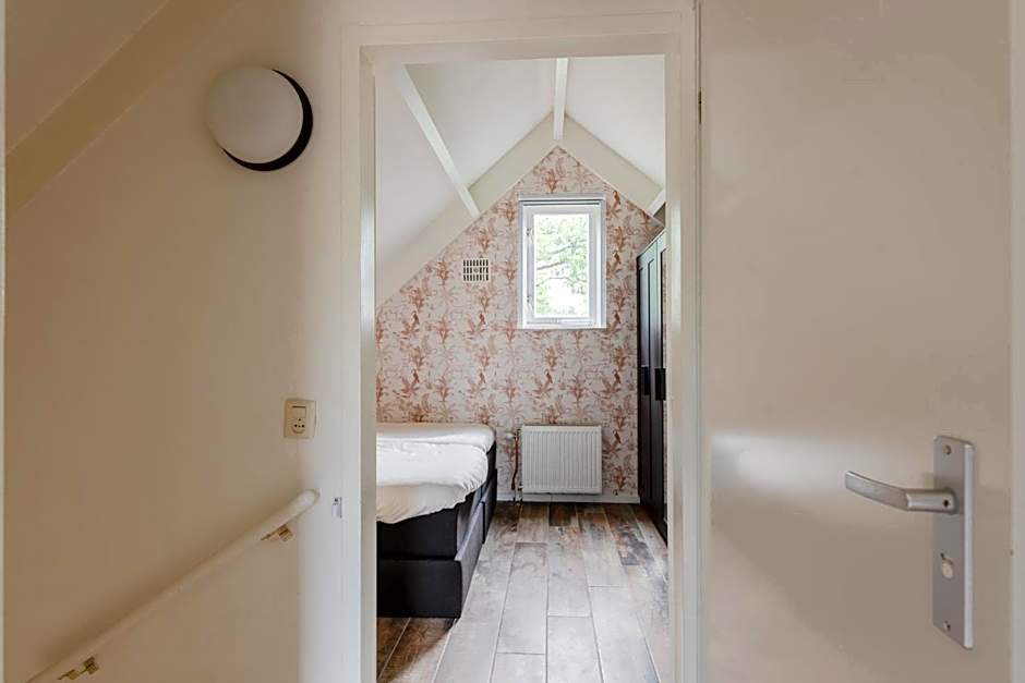 Het Huys Ewijk mooi luxe en een laadpaal