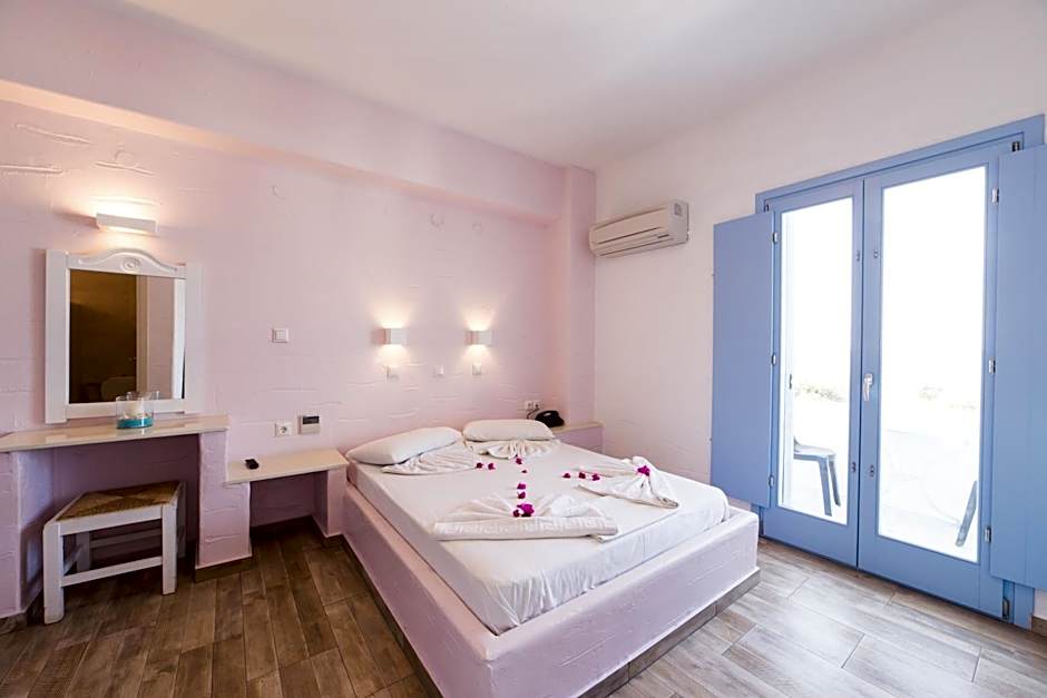 Stratos Apartments & Studios