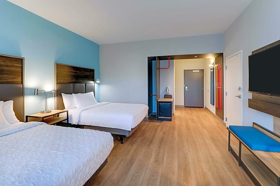 Photo 1 of 6 of 2 Queen Beds, Hearing/Mobility Accessible, Roll in Shower