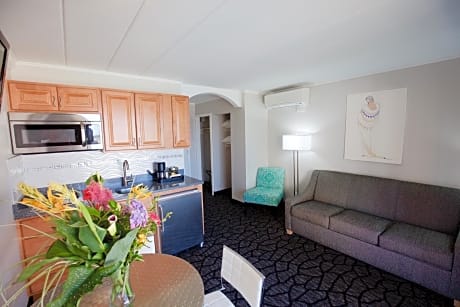 2 Room Suite with Kitchenette in Cape May (E-2)