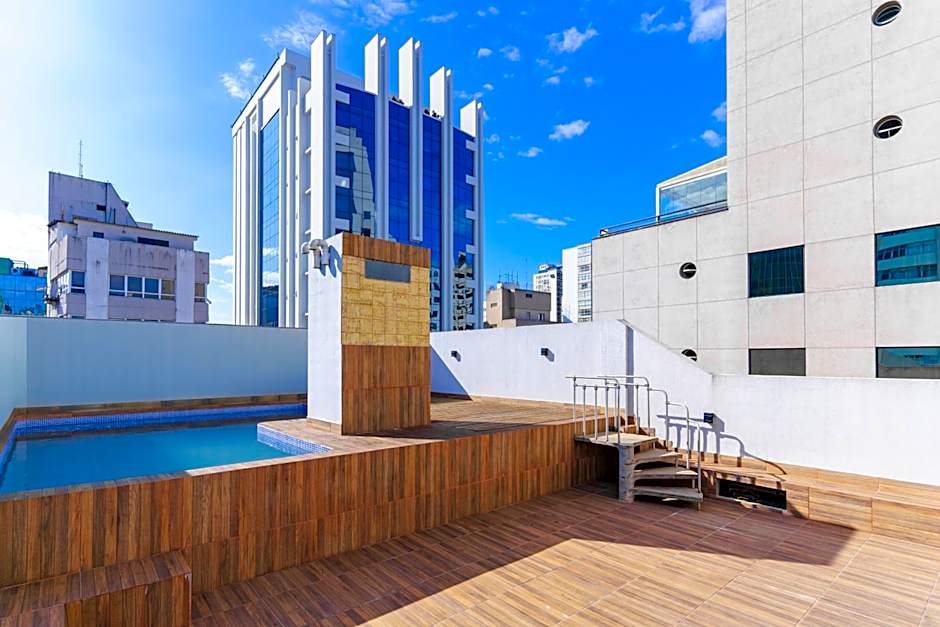 Carillon Plaza Hotel