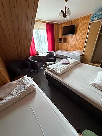 Quadruple Room with Private External Bathroom