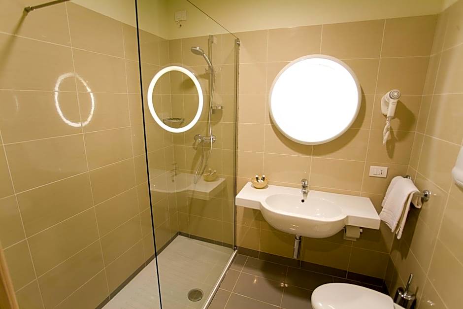 Regal Hotel & Residence