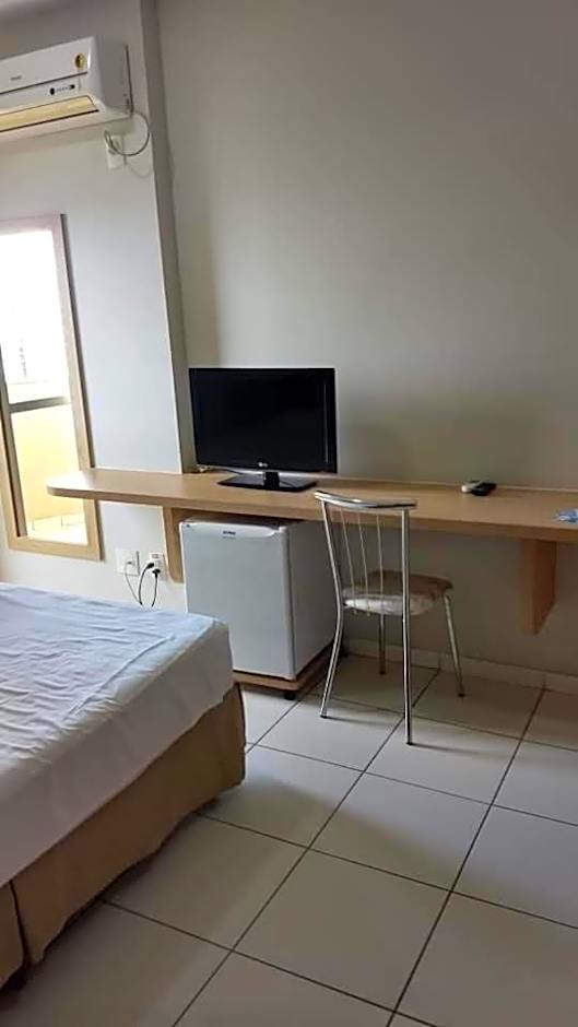 Golden Dolphin 3Pessoas com piscinas termais mais toalhas e roupas de cama lençóis travesseiros fronhas limpeza do check in impostos e taxas já incluso ATENÇÃO A hospedagem podera ocorrer no express ou Grand hotel,conforme a disponibilidade de apto