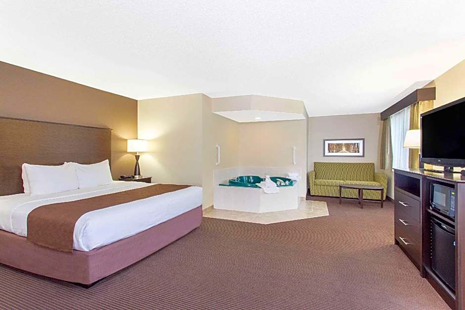 AmericInn by Wyndham Rhinelander