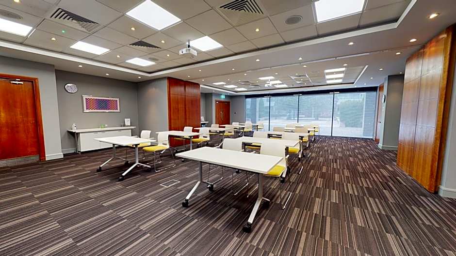 Holiday Inn Milton Keynes Central By IHG