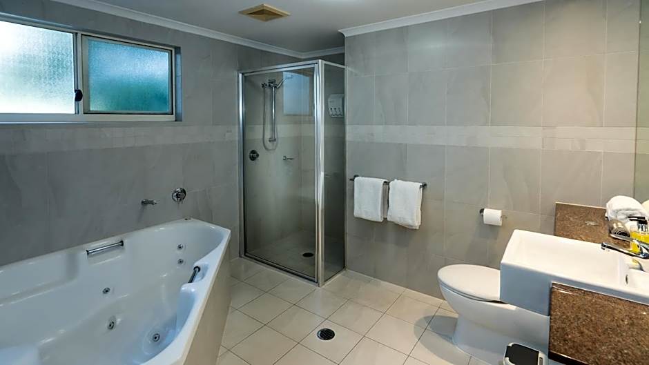 Waters Edge Apartments