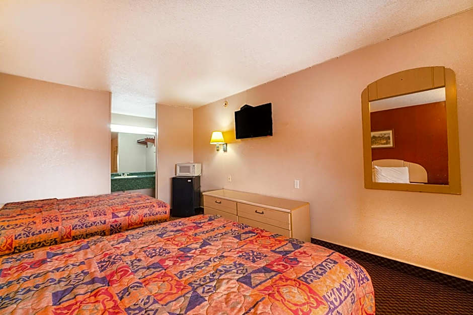 Regency Inn Three Rivers I-37