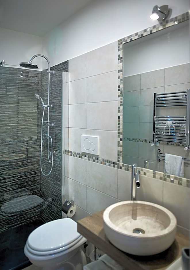 TinkerBell GuestHouse