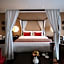 Adaaran Select Huduran Fushi - 24hrs Dine around Premium All inclusive