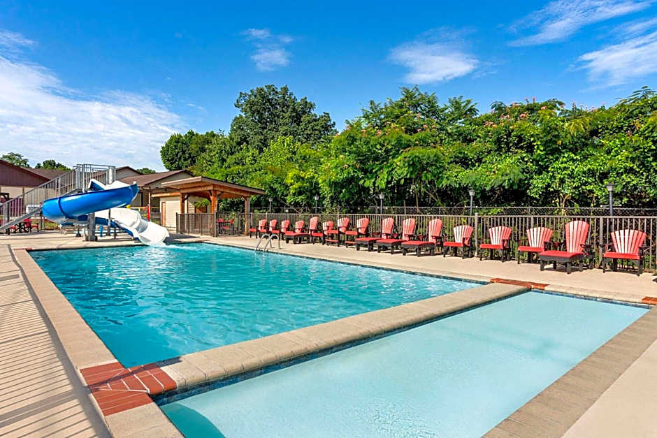 Howard Johnson by Wyndham Pigeon Forge