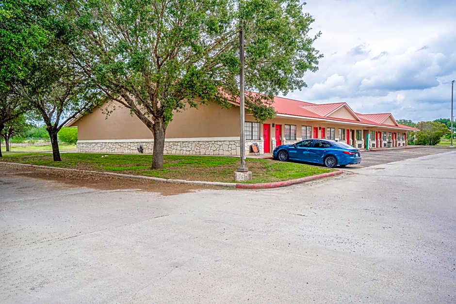 Texan Inn By OYO Beeville US-181