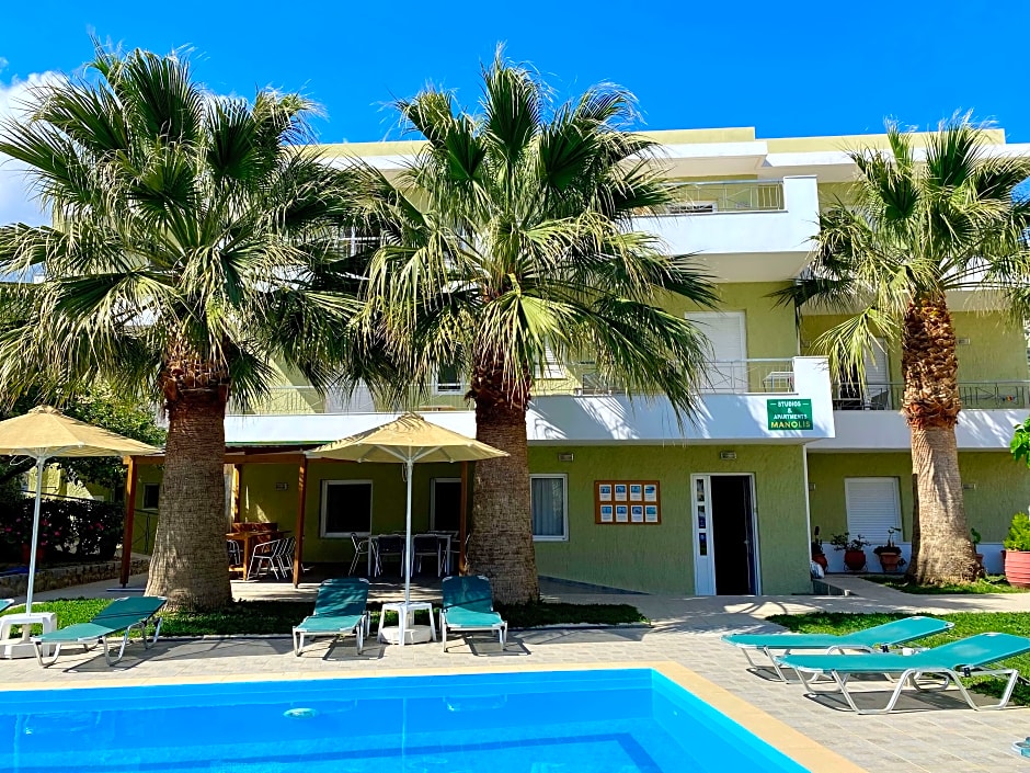 Manolis Apartments