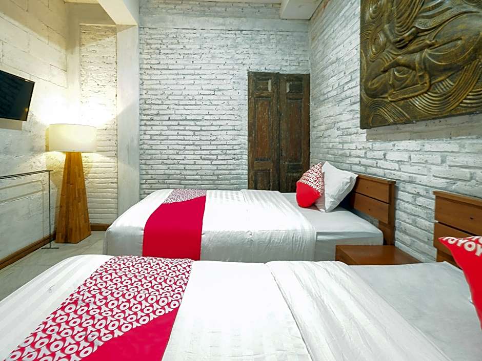 OYO 4016 Tan Jokteng Guest House