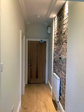 Family Room (3 Adults)