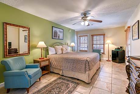 Deluxe King Room with Balcony