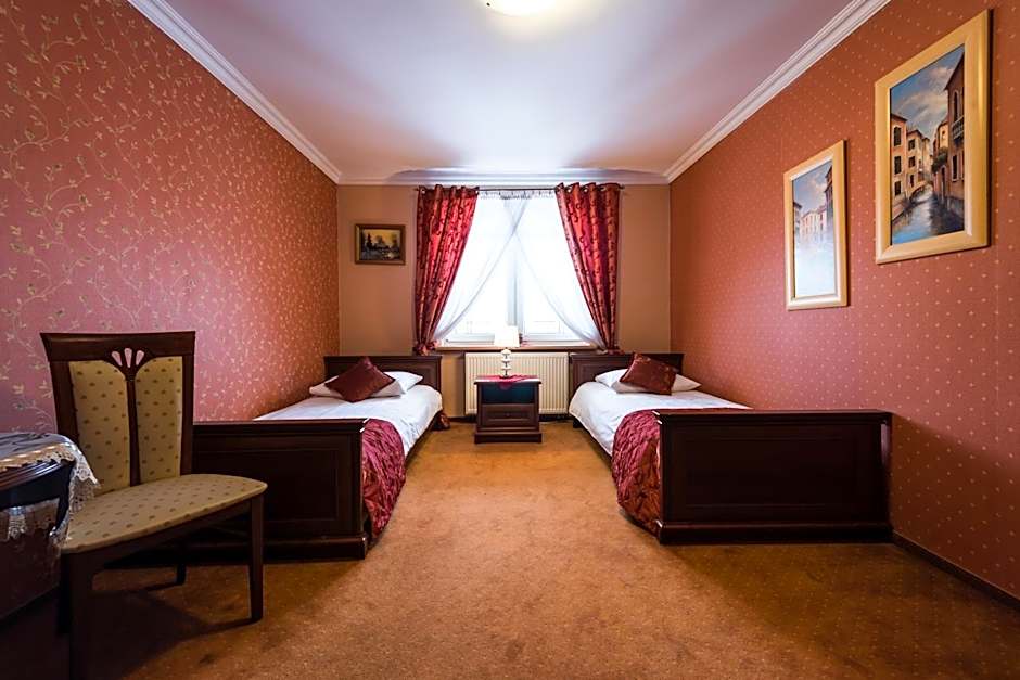 Hotel Pałac Akropol