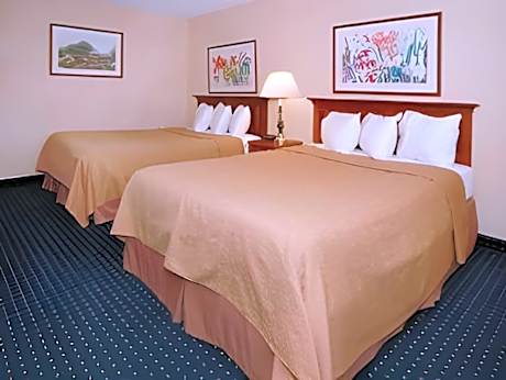 Double Queen Room