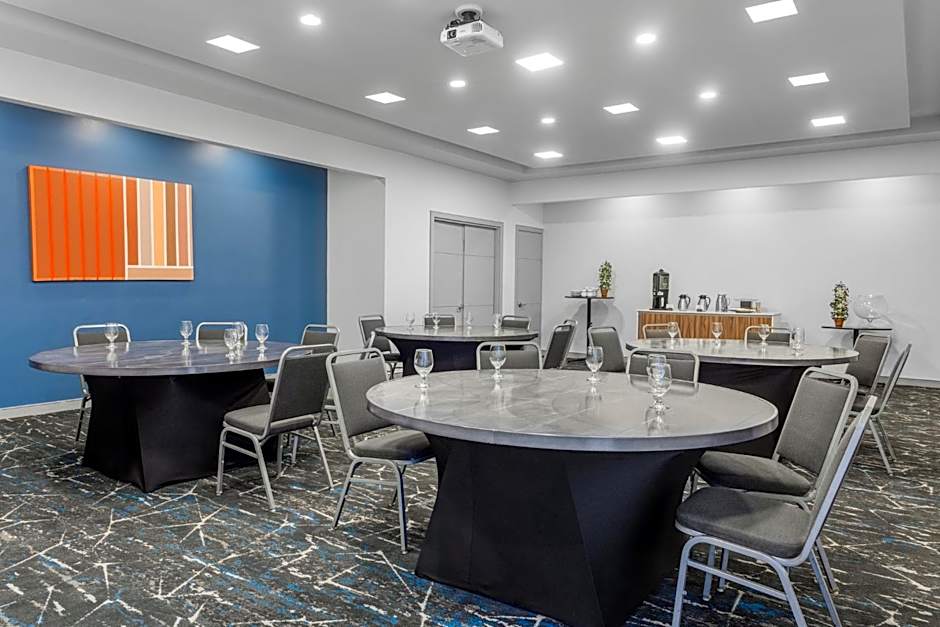 Holiday Inn Express San Jose Forum By IHG