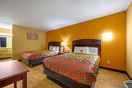 Queen Room with Two Queen Beds - Smoking