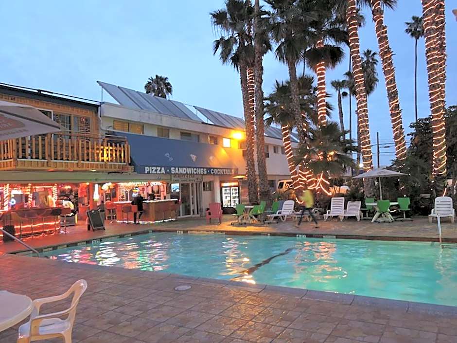 Tradewinds Airport Hotel