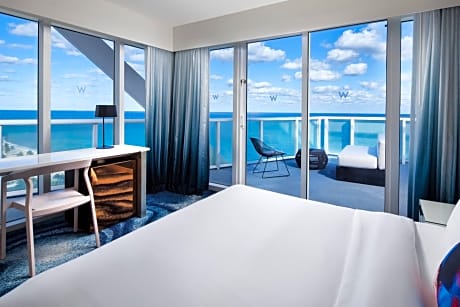 Oasis, 1 Bedroom Suite, 1 King, Oceanfront, Balcony