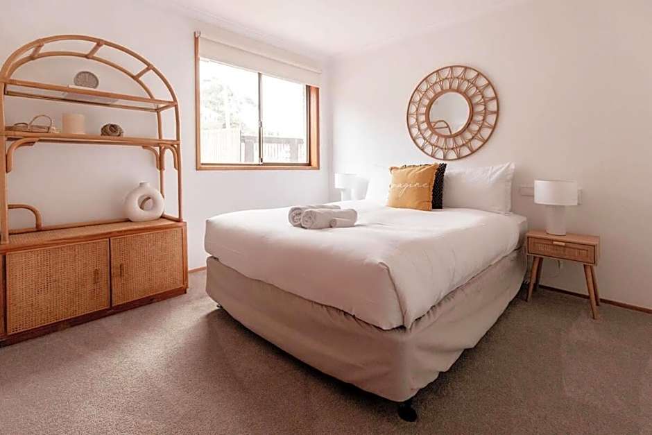 Seagrass Coastal Retreat with direct beach access