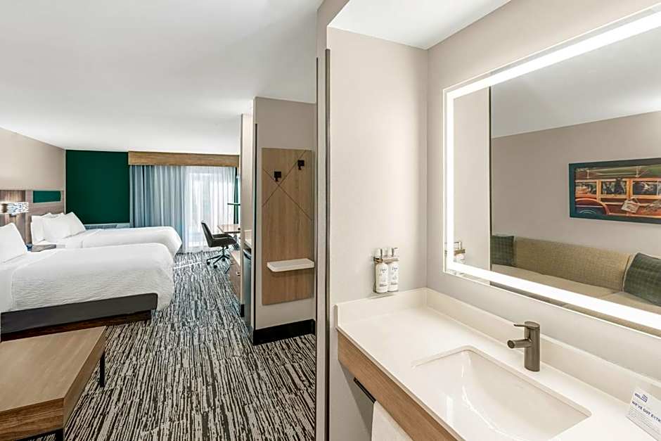 Holiday Inn Express & Suites Hayward by IHG