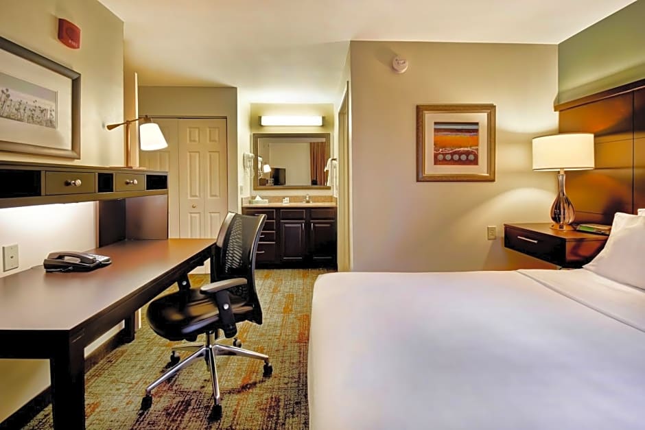 Staybridge Suites Madison - East