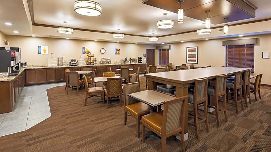Best Western Plus Lincoln Inn & Suites
