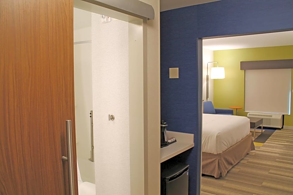 Holiday Inn Express & Suites St. Louise South I-55 By IHG