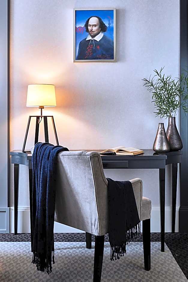 Hotel Teatro Boutique Old Town - Destigo Hotels