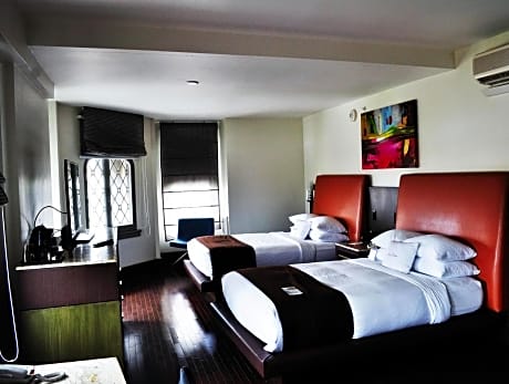 2 Queen 2 Room Suite Non-Smoking