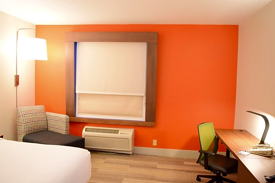 Holiday Inn Express Hotel & Suites Pensacola West I-10 By IHG