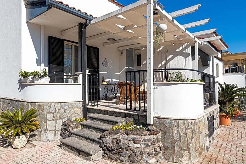 B&b Vesuvian Stone