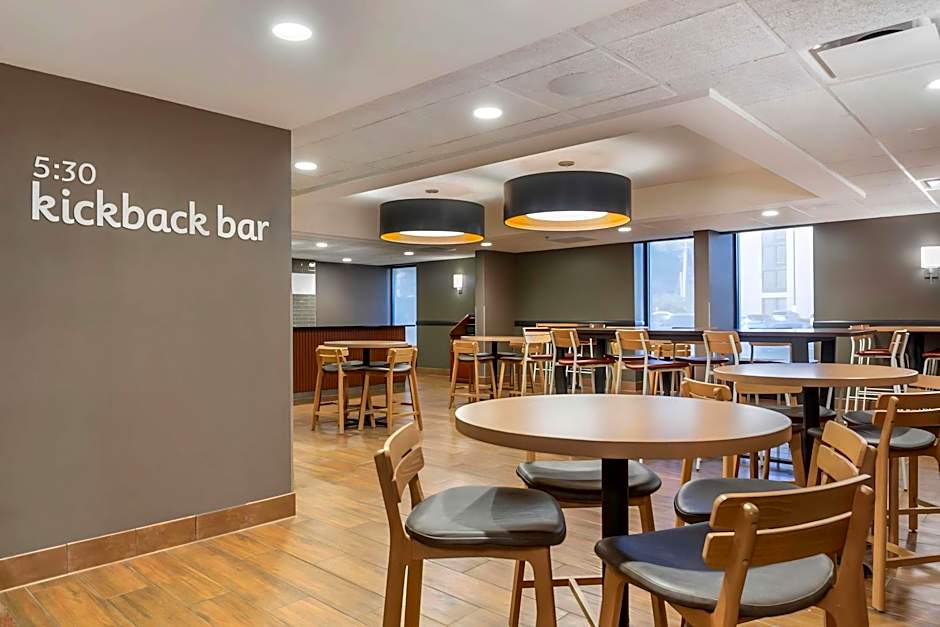 DRURY INN & SUITES ST LOUIS SOUTHWEST