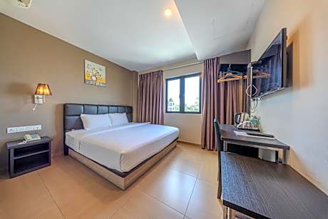 Deluxe King Suite