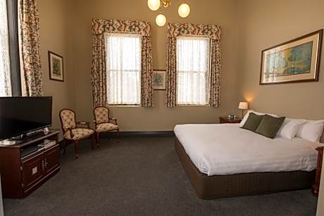 King Room with Spa Bath