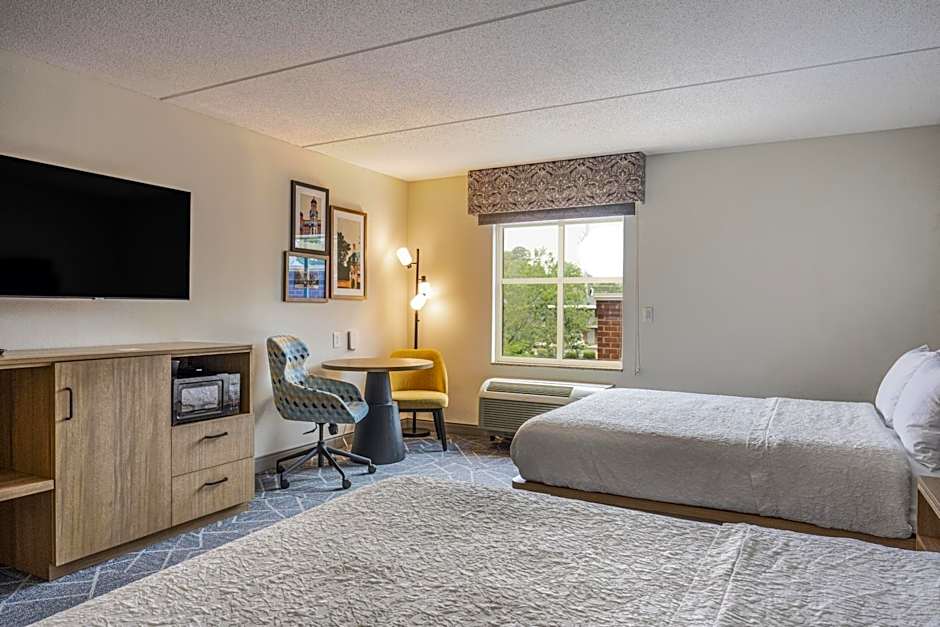 Hampton Inn & Suites Williamsburg Historic District
