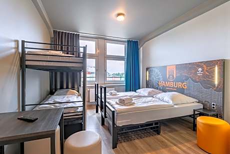 Family Room (2 Adults + 2 Children)