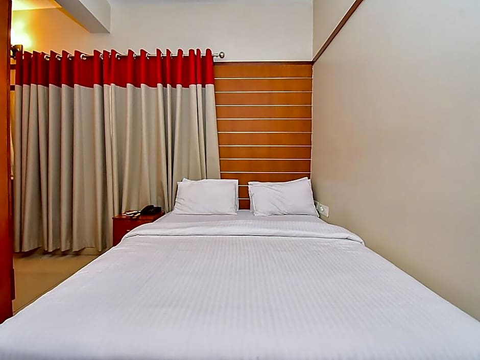 Srivar Hotels
