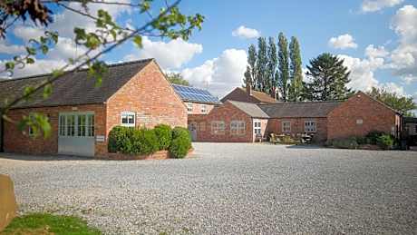Wold Escapes, Highfield Farm