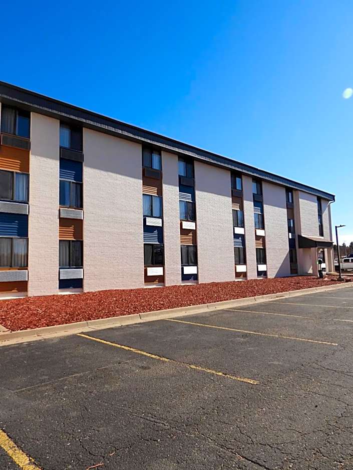 Super 8 by Wyndham Westminster Denver North