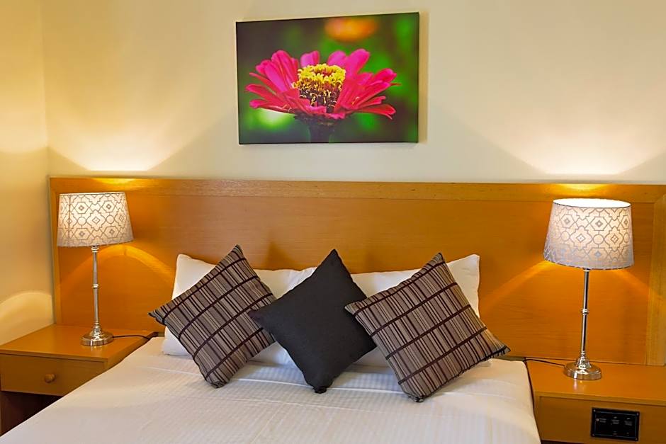 White Lace Motor Inn