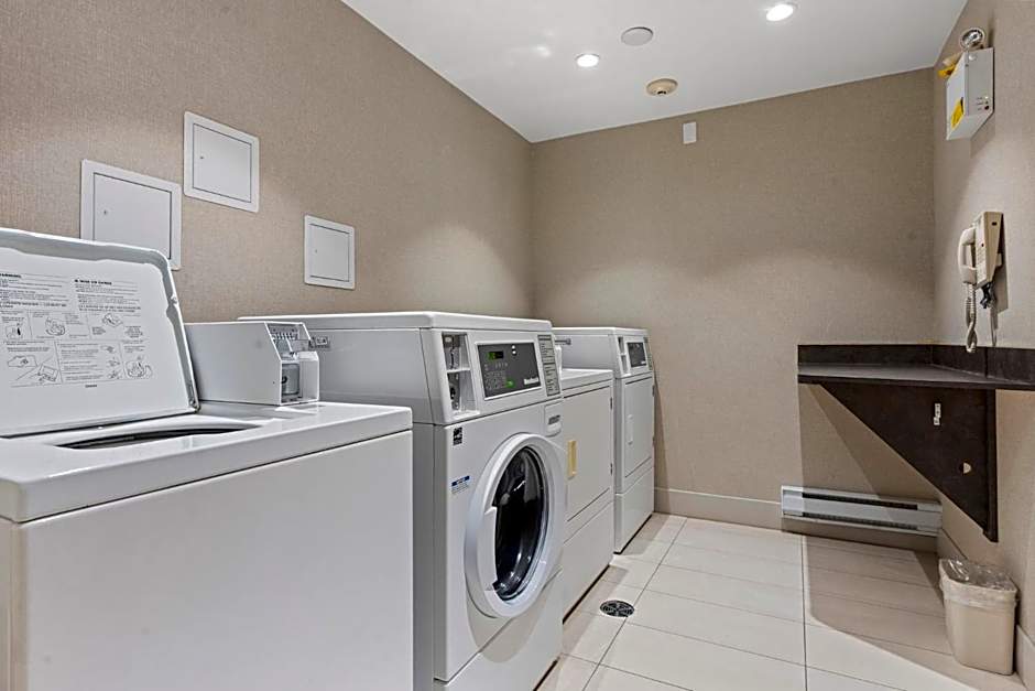 Holiday Inn Express and Suites Surrey By IHG