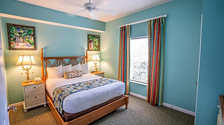 One Bedroom Condo with Sofa Bed - Full Kitchen
