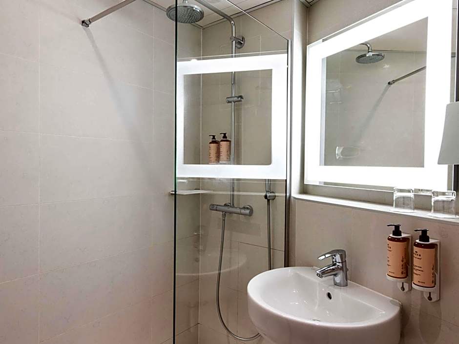 Mercure Paris Montparnasse Raspail