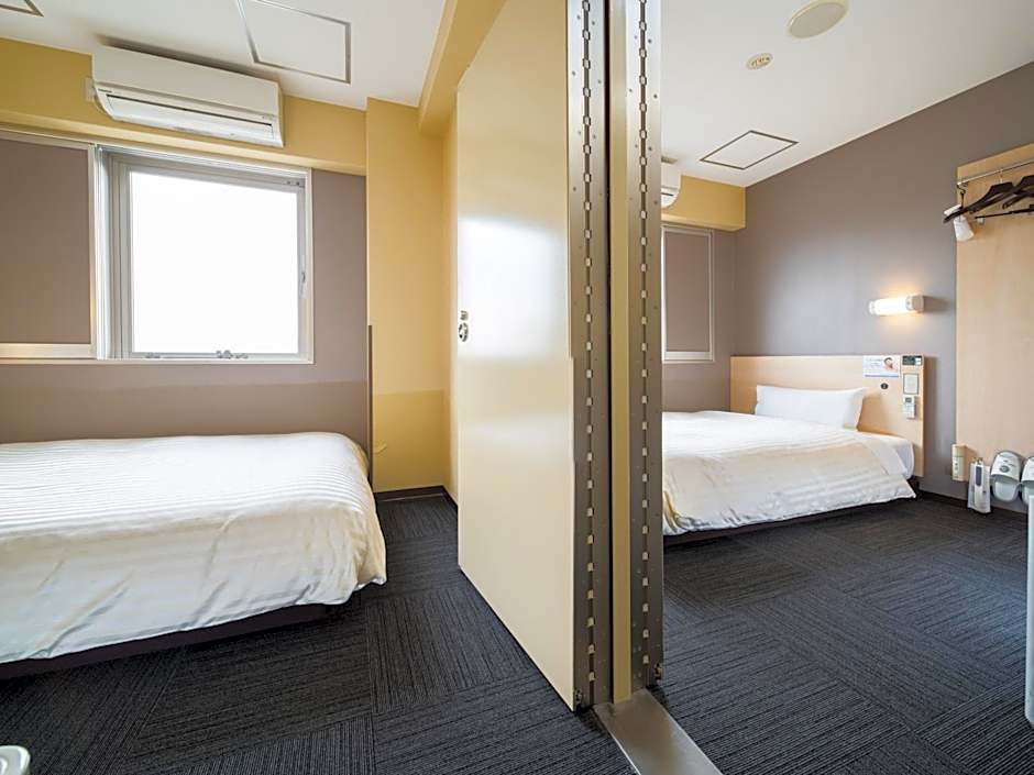 Super Hotel Kadoma