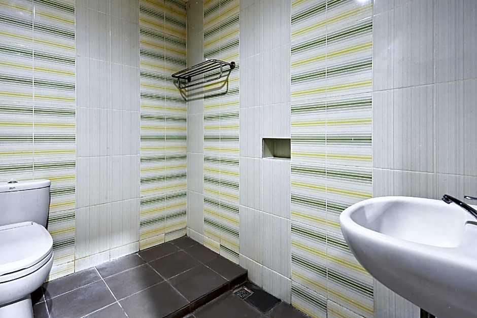 Collection O 93163 Hotel Grand Kartika