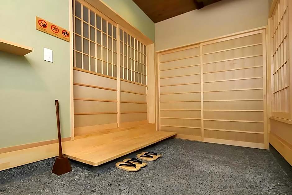 Sen Omiya-Gojo Muslim Friendly Easy access to Kyoto STA